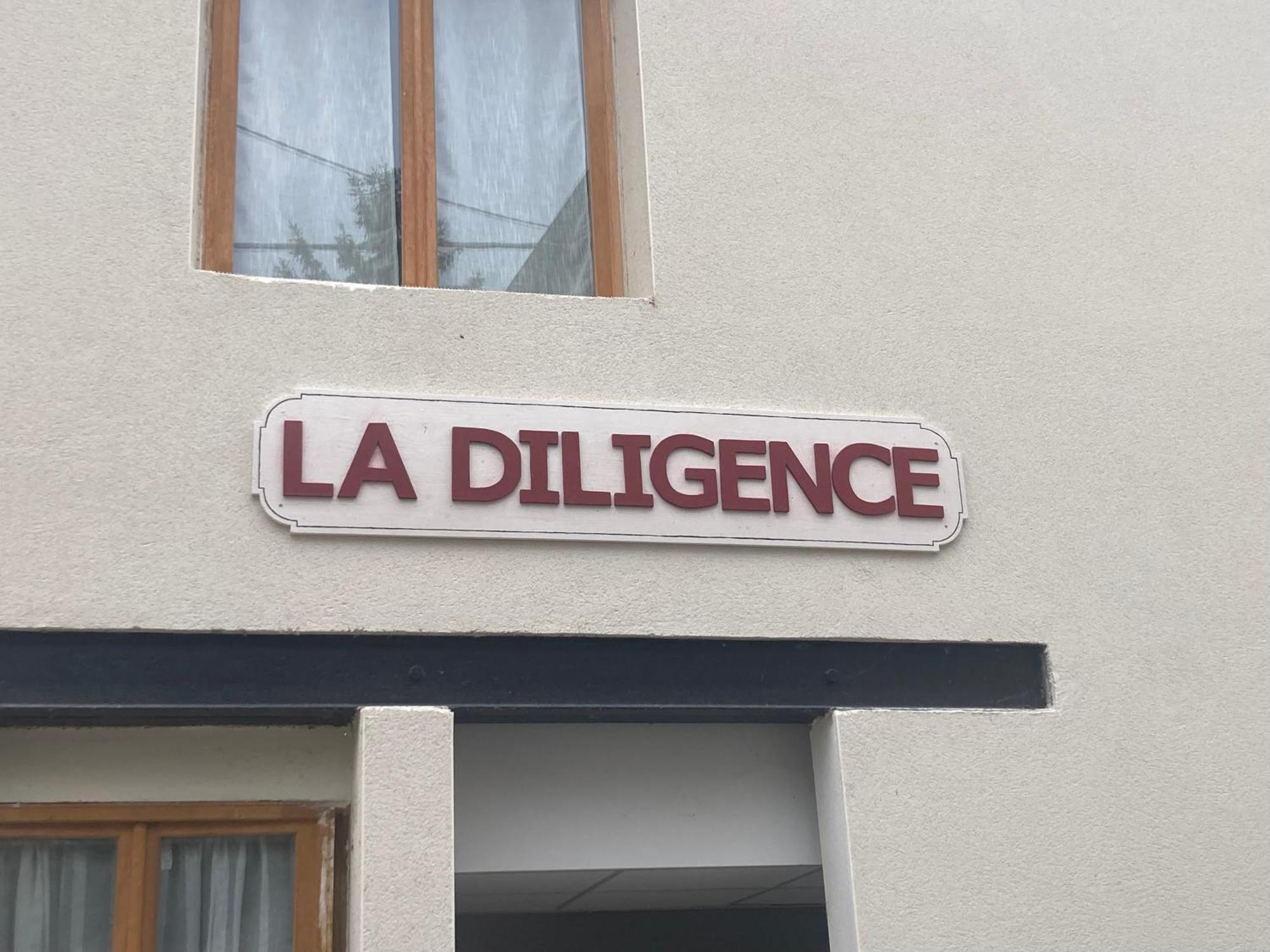 Le Carrosse, La Diligence, Centre Saint Jean De Losne Tarif 2Pers 1 Chambre, Tarif 4 Pers 2 Chambres ภายนอก รูปภาพ